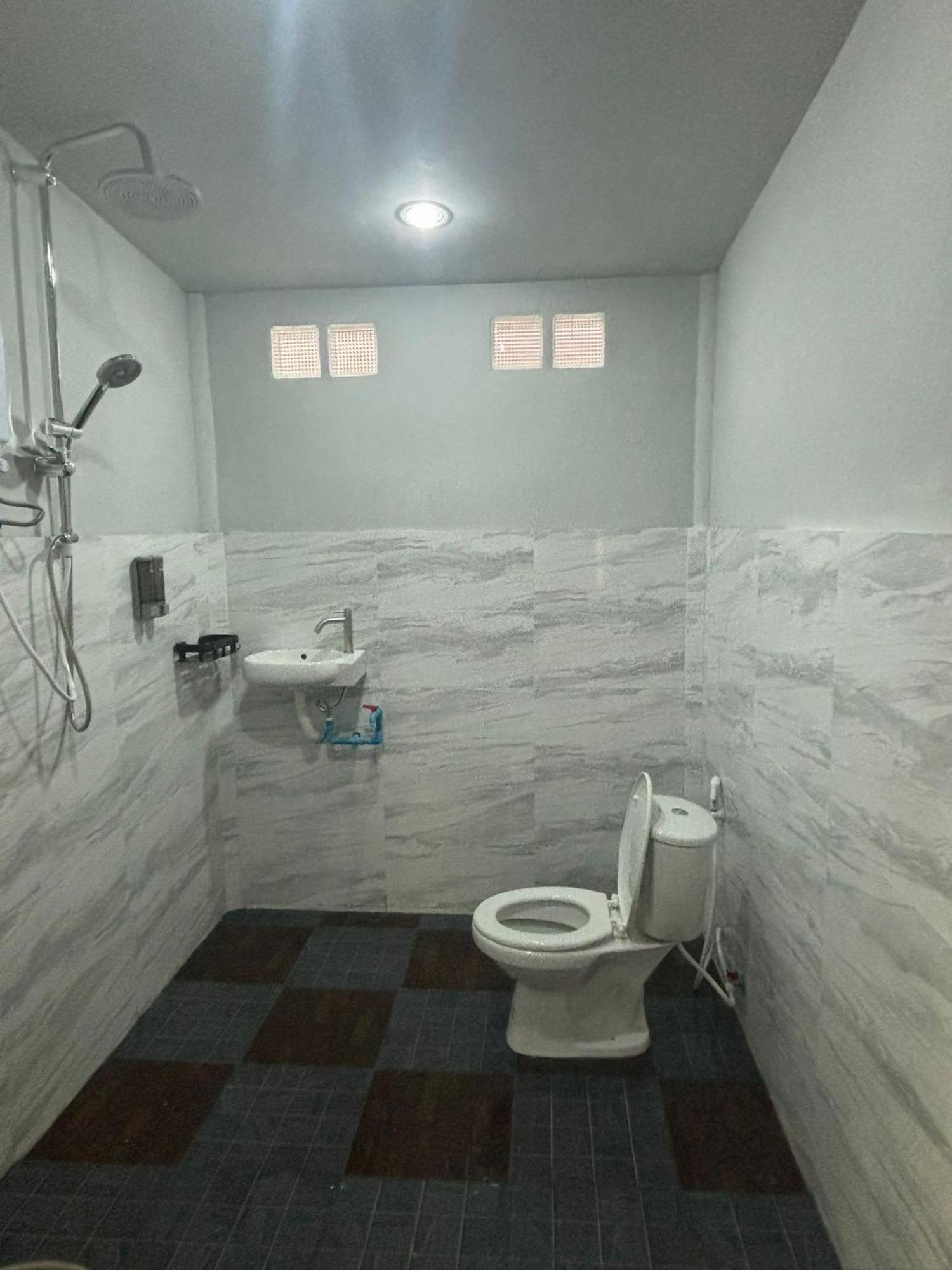 Tonmai Suites Ко-Ланта Экстерьер фото
