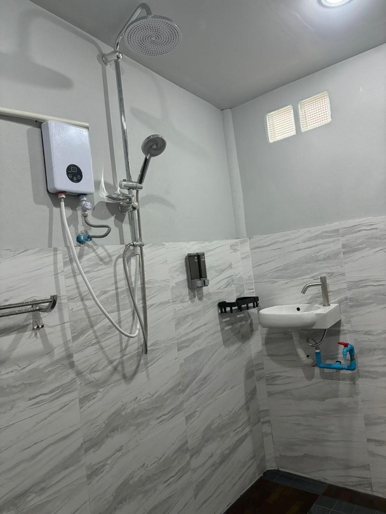 Tonmai Suites Ко-Ланта Экстерьер фото